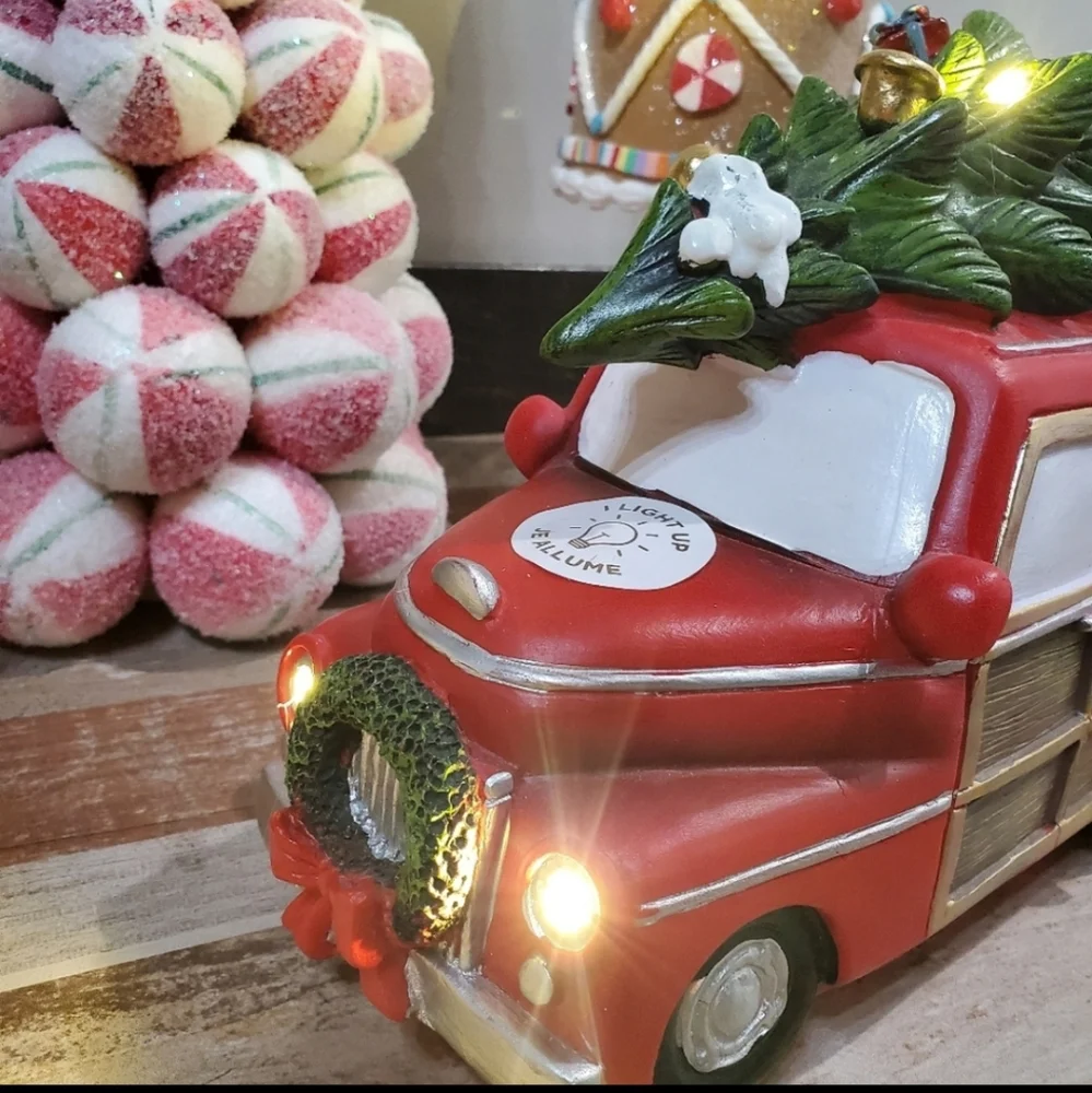 Vintage Holiday Car - Picture 1 of 8